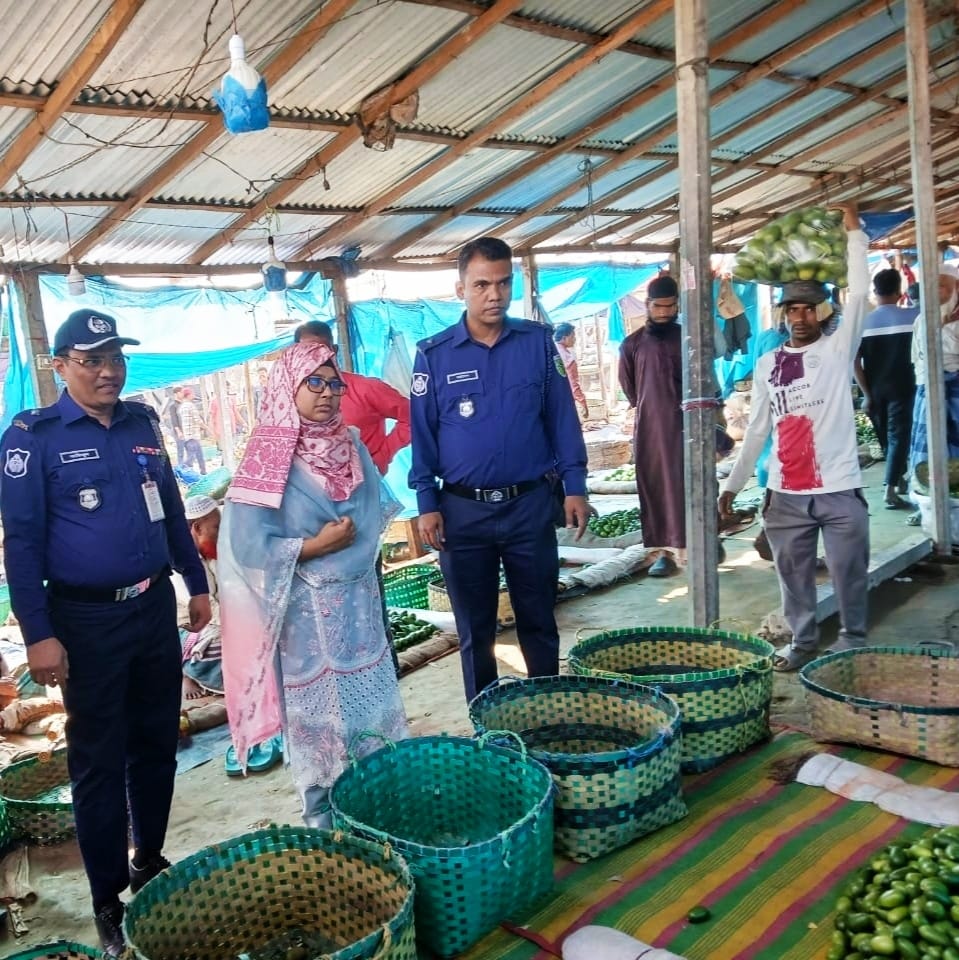 কুমিল্লায় বাজার মনিটরিং টাস্কফোর্স টিমের অভিযান”