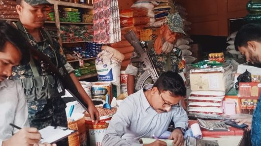 ব্রাহ্মণবাড়িয়ায় বেশি দামে তেল বিক্রির অভিযোগে তিন প্রতিষ্ঠানকে জরিমানা”