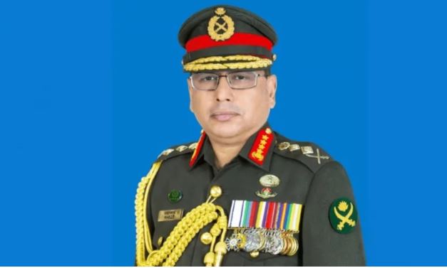 সেন্ট্রাল আফ্রিকান রিপাবলিকে শান্তিরক্ষা মিশন এলাকা পরিদর্শনে গেলেন সেনাপ্রধান
