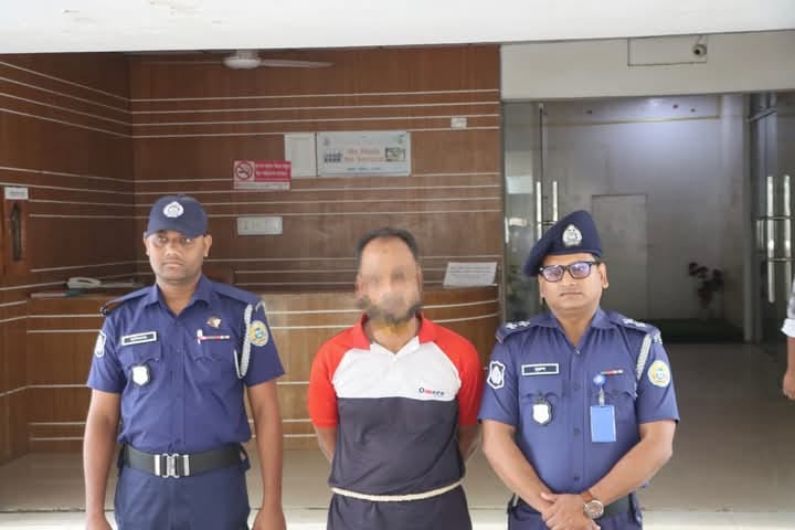 “ভোলা জেলার দুলারহাট থানার চাঞ্চল্যকর মাসুদ হত্যাকান্ডের এজাহারনামীয় ০১নং আসামী মোঃ আল-আমিন (৪৫) গ্রেফতার”
