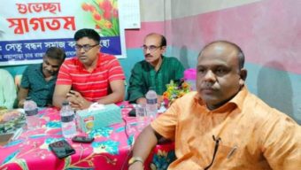 সরকারি চাকরি করেও সাবেক স্বৈরশাসক এর সকল নির্বাচনী প্রচারে অংশ গ্রহন করেন চরবানী পাকুরিয়া সরকারি প্রাথমিক বিদ্যালয়ের প্রধান শিক্ষক হাবিবুল্লাহ-