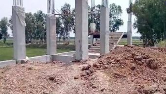 প্রকৌশলীর বিরুদ্ধে বিদ্যালয়ের অর্থ আত্মসাতের অভিযোগ ঠিকাদারের, নির্মাণ কাজ বন্ধ