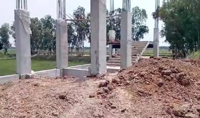 প্রকৌশলীর বিরুদ্ধে বিদ্যালয়ের অর্থ আত্মসাতের অভিযোগ ঠিকাদারের, নির্মাণ কাজ বন্ধ