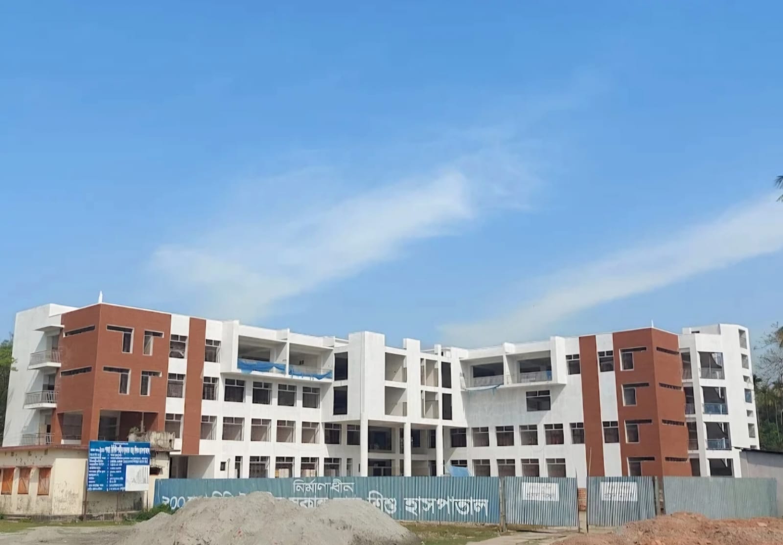 প্রশাসনিক জনবল না দেয়ায় ৬ বছরেও চালু হয়নি বরিশাল বিভাগের একমাত্র শিশু হাসপাতাল”