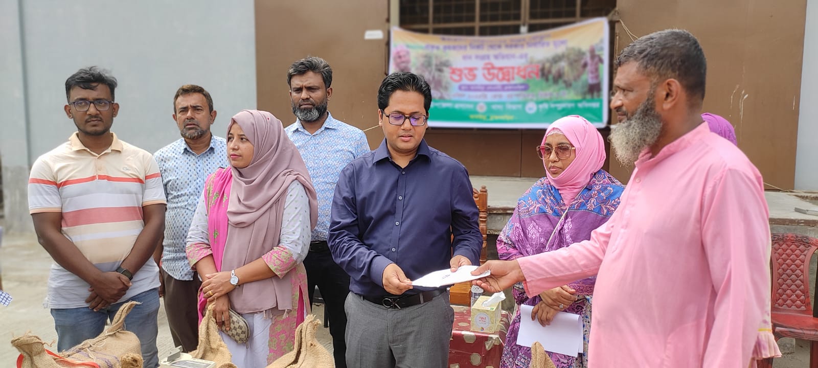 আখাউড়ায় বোরো ধান সংগ্রহ শুরু”