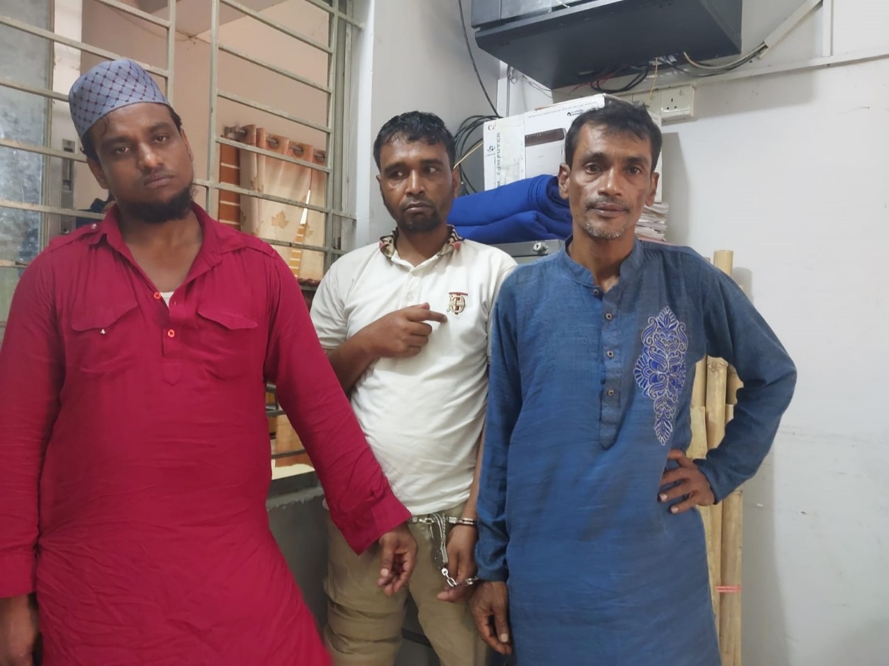 আখাউড়ায় গুলিসহ গ্রেপ্তার ৩”