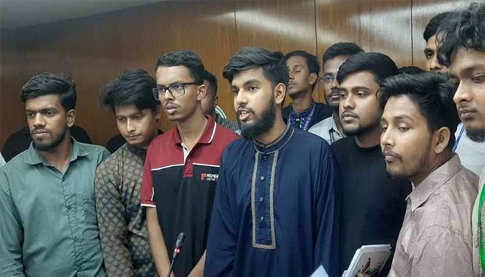 বৈঠকে সন্তুষ্ট নন, কঠোর কর্মসূচির হুঁশিয়ারি পলিটেকনিক শিক্ষার্থীদের