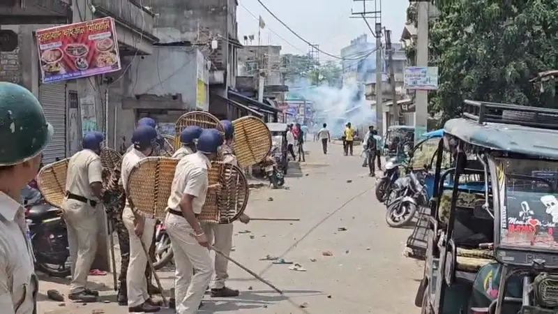 পশ্চিমবঙ্গে ওয়াকফ আইন নিয়ে বিক্ষোভে সহিংসতা, ইন্টারনেট বন্ধ