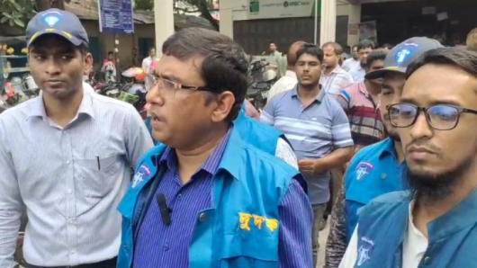 দেশের ৩৫ সাব-রেজিস্ট্রি অফিসে একযোগে দুদকের অভিযান