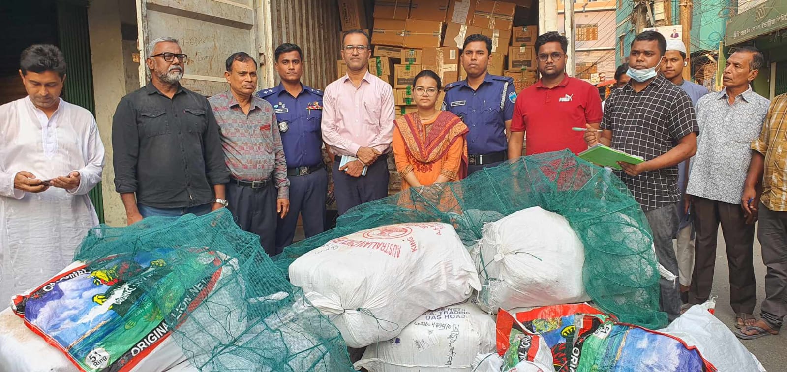 ব্রাহ্মণবাড়িয়ায় ১০ বস্তা রিং জাল জব্দ”