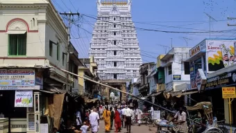 ‘হিন্দু মন্দির বোর্ডে মুসলিমদের রাখবেন?’ ওয়াকফ মামলায় কেন্দ্রকে প্রশ্ন সুপ্রিম কোর্টের