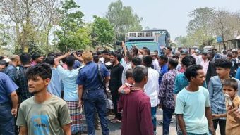 রংপুরে প্রধান শিক্ষককে নিয়ে দুই পক্ষের সংঘর্ষ, আহত ৬, মহাসড়ক অবরোধ করে বিক্ষোভ