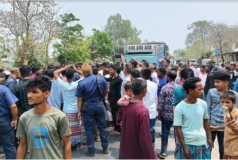 রংপুরে প্রধান শিক্ষককে নিয়ে দুই পক্ষের সংঘর্ষ, আহত ৬, মহাসড়ক অবরোধ করে বিক্ষোভ