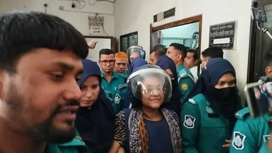 কাঠগড়ায় ফুঁপিয়ে কাঁদলেন তুরিন আফরোজ, সান্ত্বনা দিলেন ইনু