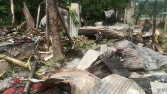 নাটোরের লালপুরে ছেলেকে ঘরে আটকিয়ে আগুন দিল মাদক ব্যবসায়ী বাবা”