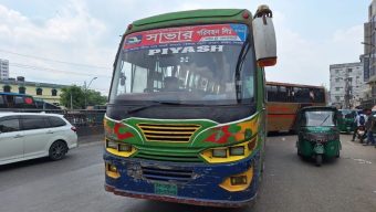 সাভারে দুটি চলন্ত বাসে ডাকাতি