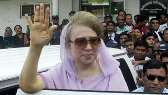 খালেদা জিয়া একদিন পিছিয়ে দেশে ফিরছেন মঙ্গলবার