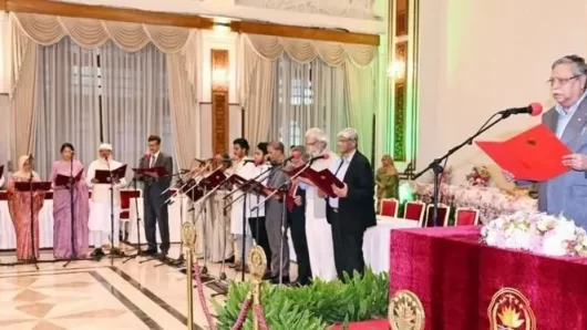 অন্তর্বর্তী সরকার পুনর্গঠন করতে হলে যেসব আইনি প্রশ্ন সামনে আসবে