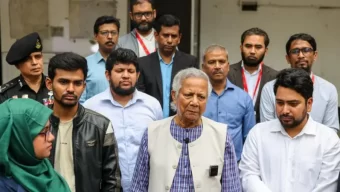 ‘পদত্যাগের ভাবনার’ মতো সংকটে কীভাবে পড়লেন অধ্যাপক ইউনূস?