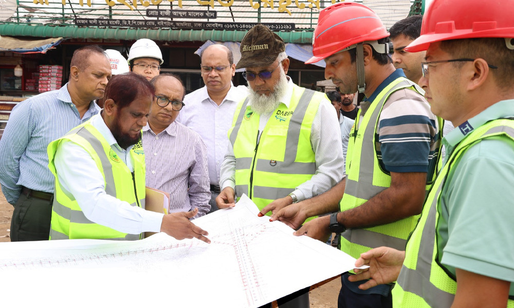 ঢাকা-আশুলিয়া এলিভেটেড এক্সপ্রেসওয়ে প্রকল্প পরিদর্শন করলেন সচিব”