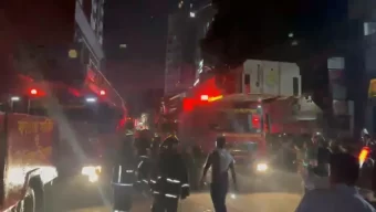 বেইলি রোডে শপিংমলে আগুন, এক ঘণ্টার চেষ্টায় নিয়ন্ত্রণে