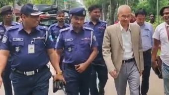 পাহাড়ের পরিস্থিতি প্রশ্নে  ‘চুপ রইলেন’ সন্তু লারমা”