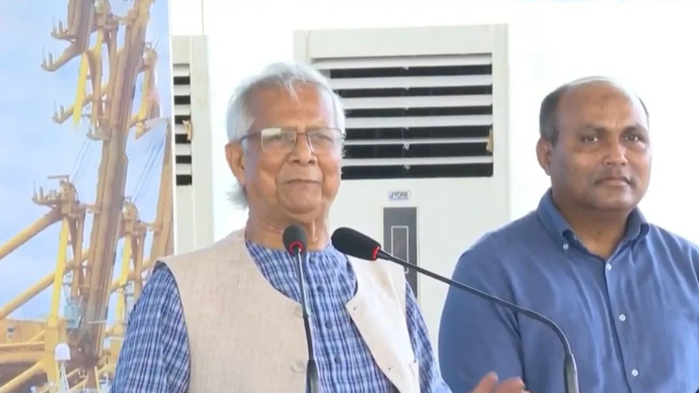 দেশের অর্থনীতির হৃদপিণ্ড চট্টগ্রাম বন্দর