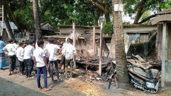 গাইবান্ধার বল্লমঝাড় বাজারে অগ্নিকাণ্ডে ৪টি দোকান ভশ্মীভূত  ১৩ লক্ষাধিক টাকার ক্ষয়ক্ষতি।