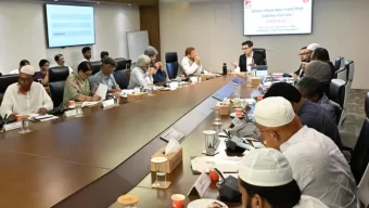 রাজনৈতিক দলের সাথে মতবিনিময় করছেন বিডা চেয়ারম্যান