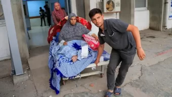 গাজার হাসপাতালে ইসরায়েলি হামলায় ২৮ জন নিহত, আহত কয়েক ডজন