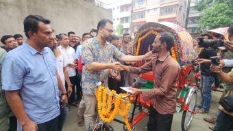 ক্ষতিগ্রস্তদের রিকশা ও নগদ অর্থ প্রদান অনুষ্ঠান: বিএনপি মানবিক বাংলাদেশ গড়তে চায় – আমিনুল হক