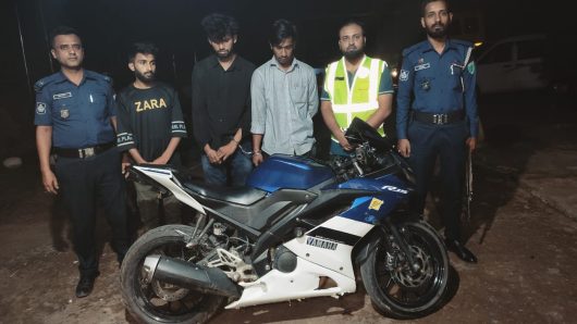 জৈন্তাপুরে পুলিশের অভিযানে ভারতীয় চোরাচালানের মটর সাইকেল সহ আটক ৩।।