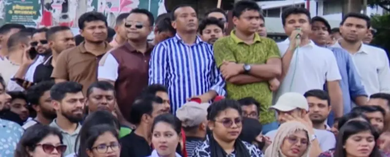 সাম্য হত্যাকাণ্ডে জড়িতদের গ্রেফতারের দাবিতে শাহবাগে সড়ক অবরোধ ছাত্রদল নেতা-কর্মীদের