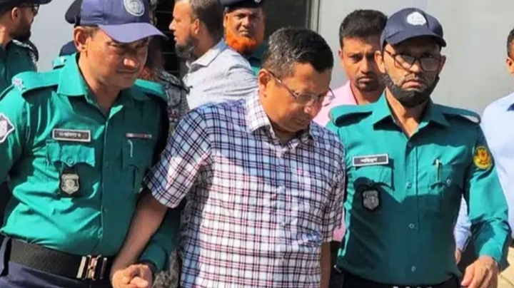 ট্রাইব্যুনালে হাজির করা হলো সাবেক আইজিপি মামুনকে