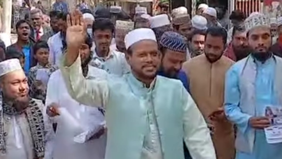 নলছিটির আবাসন পল্লীতে এস এম নেয়ামুল করিম’র গনসংযোগ
