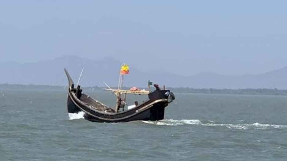 নাফ নদী থেকে ৫ বাংলাদেশিকে ধরে নিয়ে গেলো আরাকান আর্মি