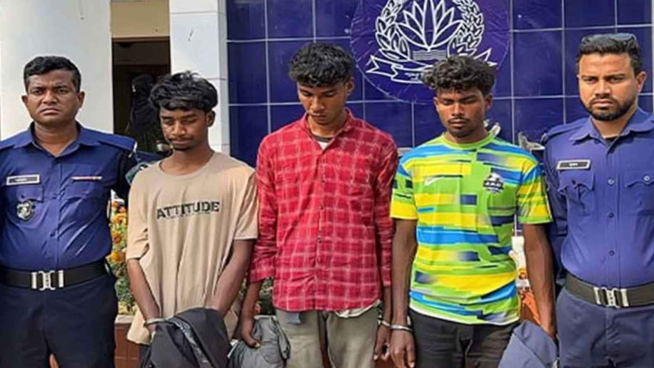 নওগাঁয় তরুণীকে দলবদ্ধ ধর্ষণের অভিযোগে গ্রেপ্তার ৩