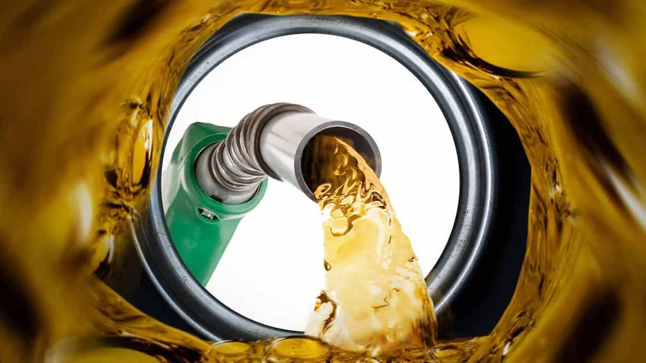 বিশ্ববাজারে আরও বাড়ল জ্বালানি তেলের দাম