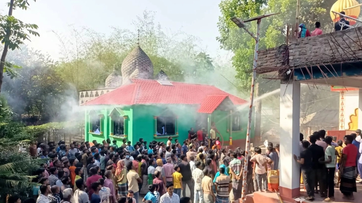 পীর’ হত্যার ২৪ ঘণ্টায়ও হয়নি মামলা, দাফন নিয়ে অনিশ্চয়তা