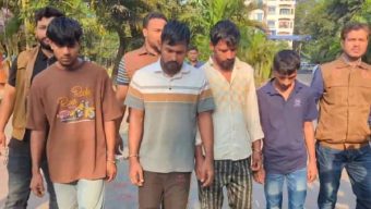 মুন্সিগঞ্জে গরু বলে ঘোড়ার মাংস বিক্রি, গ্রেপ্তার ৪