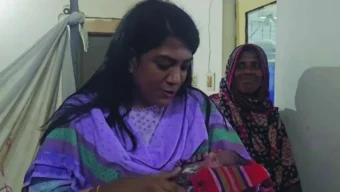 ‎মা হলেন মানসিক ভারসাম্যহীন নারী, মেলেনি বাবার পরিচয়