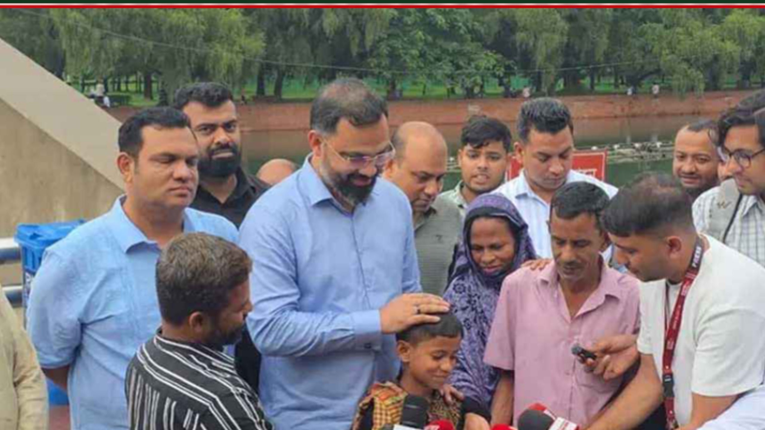 পানি বিক্রি করে বাবাকে হজে পাঠানোর স্বপ্ন দেখা সুজনের পাশে প্রধানমন্ত্রী