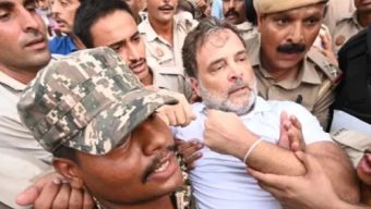 দিল্লিতে বিক্ষোভ চলাকালে আটক রাহুল ও প্রিয়াঙ্কা গান্ধী