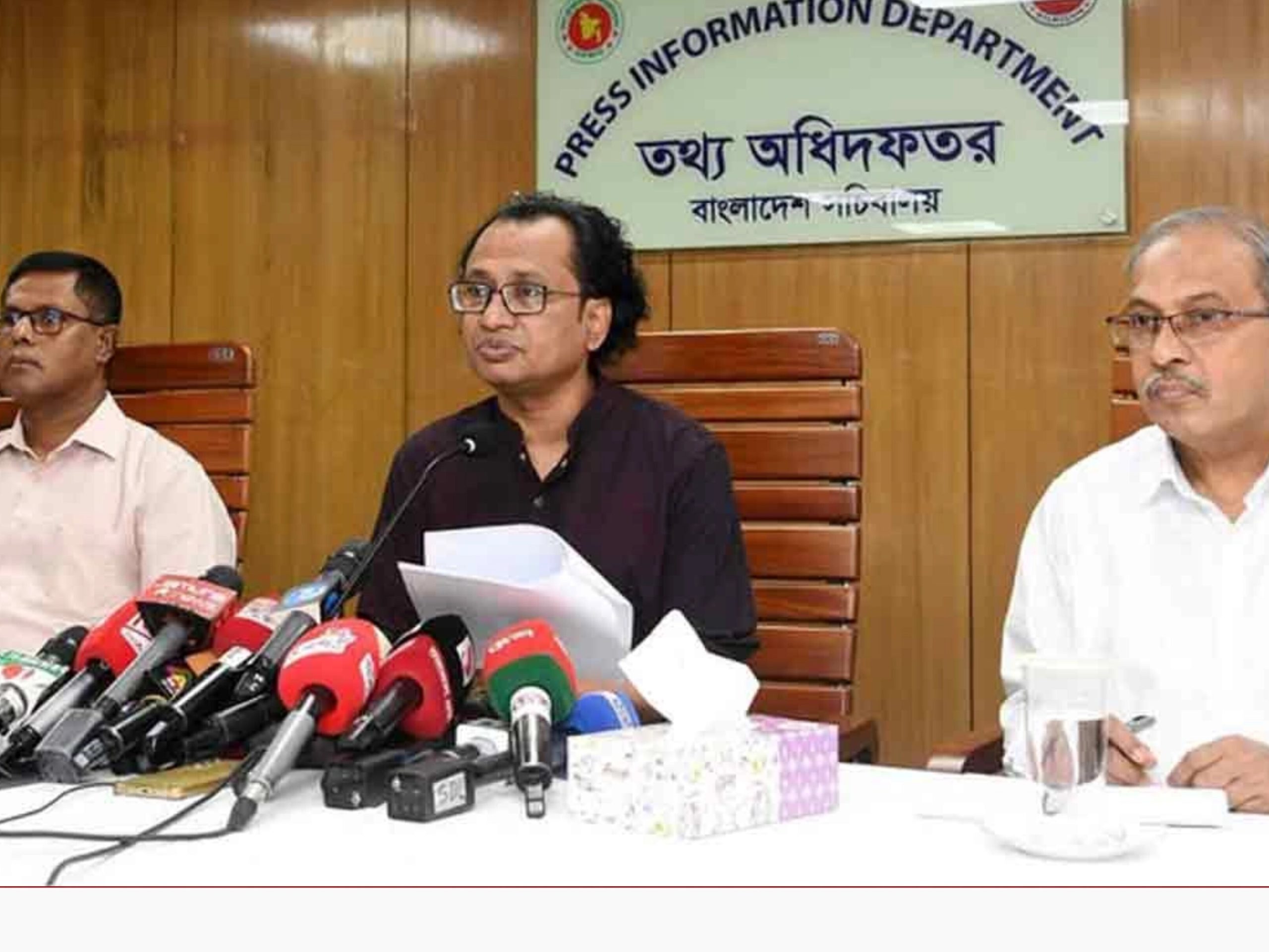 শেখ হাসিনার বক্তব্য প্রচার করলে ব্যবস্থা নেবে সরকার: তথ্য উপদেষ্টা