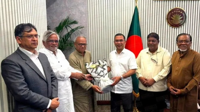 তারেক রহমানের সঙ্গে বিএনপির নতুন স্থায়ী কমিটির সদস্যদের সাক্ষাৎ