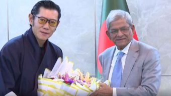 ঢাকায় ভুটানের রাজার যাত্রাবিরতি, সৌজন্য সাক্ষাৎ করলেন রাষ্ট্রপতি