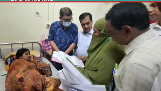 হাসপাতালে মজুত আছে, তবুও বাইরে থেকে স্যালাইন কিনতে বললেন নার্স