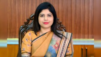 সাংবাদিকরা বক্তব্য চাইলেই ক্ষেপে যান সাতক্ষীরা ডিসি, প্রেসক্লাবের প্রতিবাদ