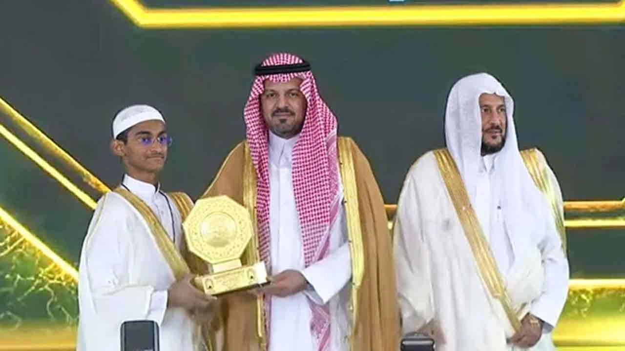 আন্তর্জাতিক কোরআন প্রতিযোগিতায় প্রথম বাংলাদেশের হাফেজ জাকারিয়া