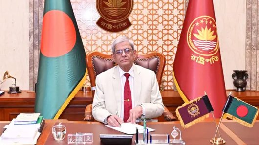 নিজ জেলা ঠাকুরগাঁওয়ে পৌঁছেছেন রাষ্ট্রপতি মির্জা ফখরুল